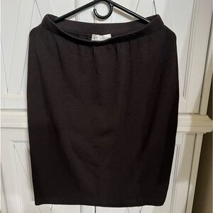 Comfortable St.John skirt